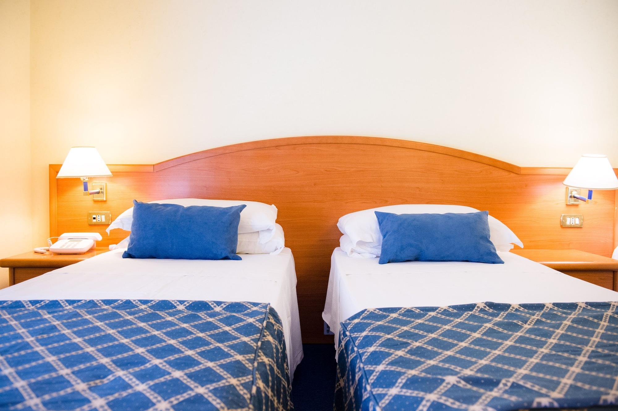 Amadeus Hotel 3*