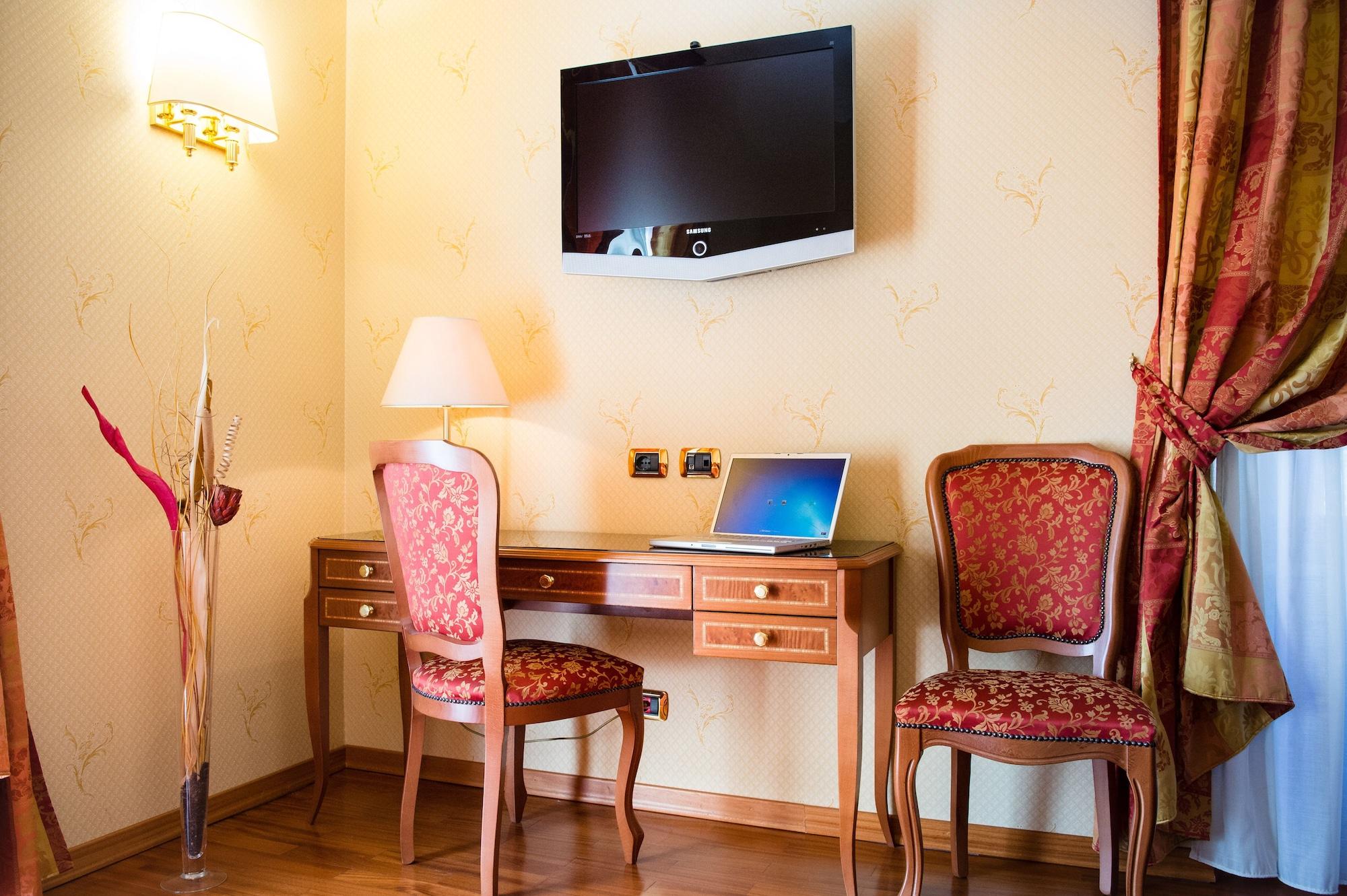 Hotel Amadeus 3*