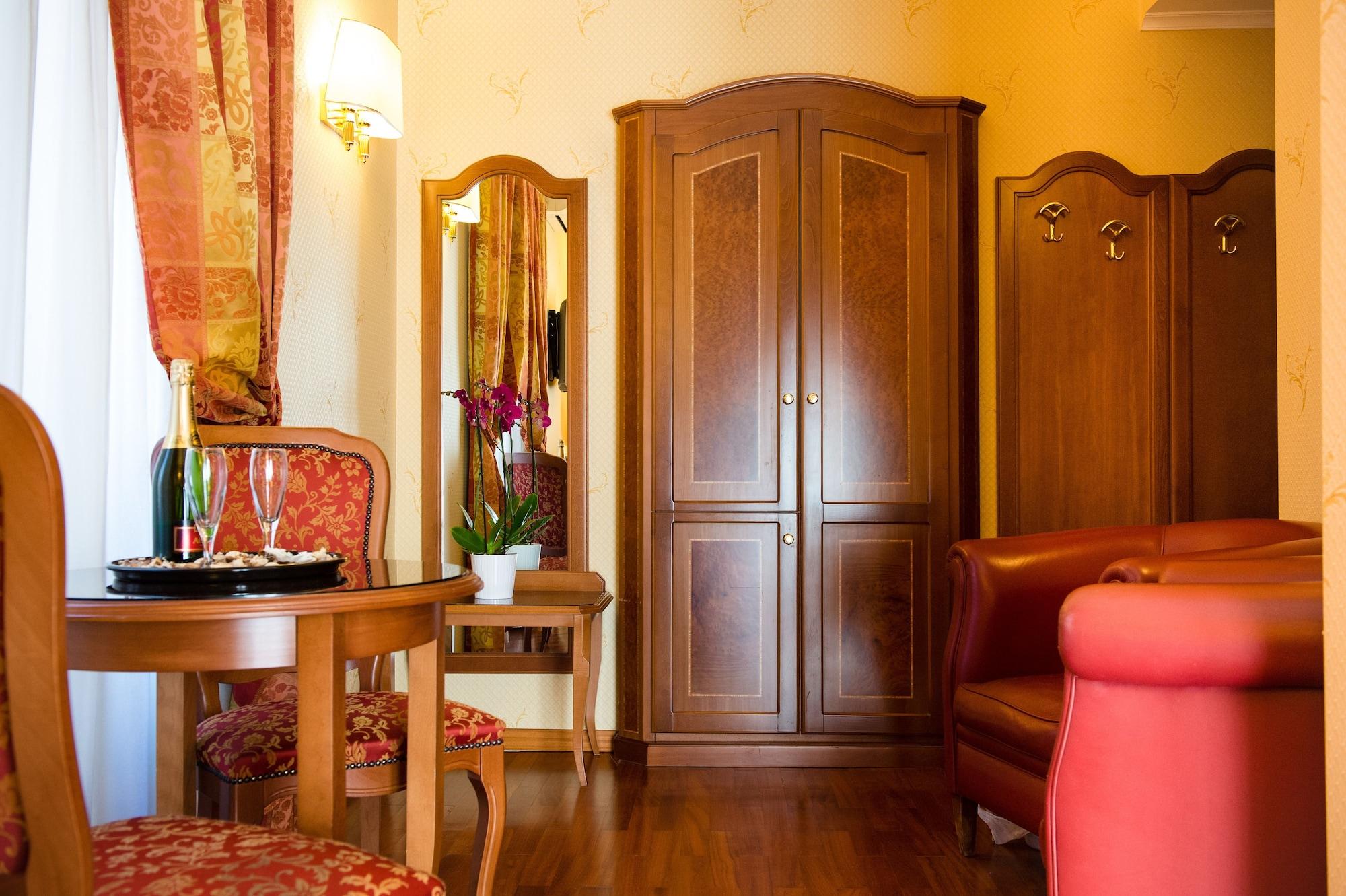 Hotel Amadeus 3*