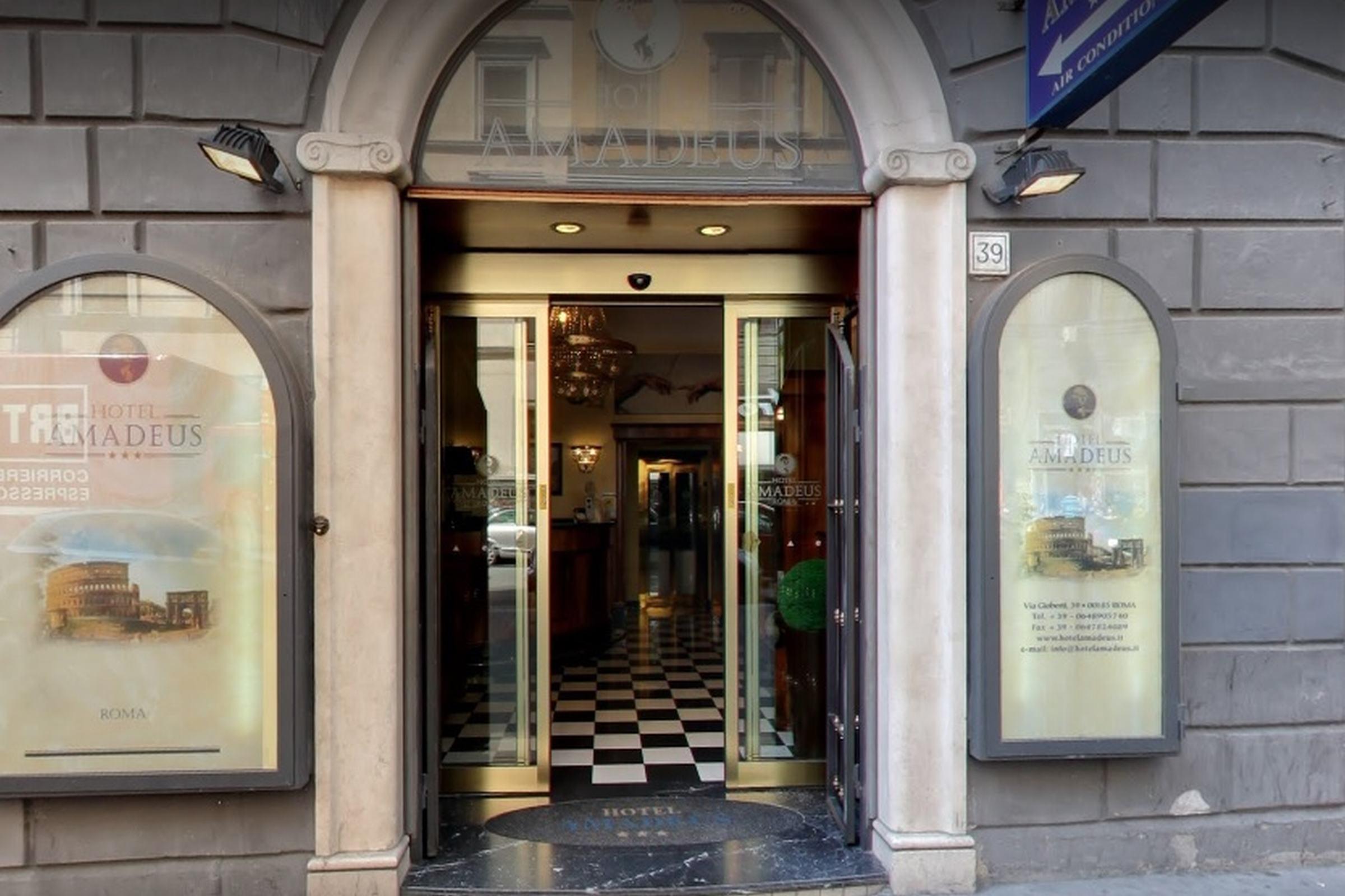 Amadeus Hotel