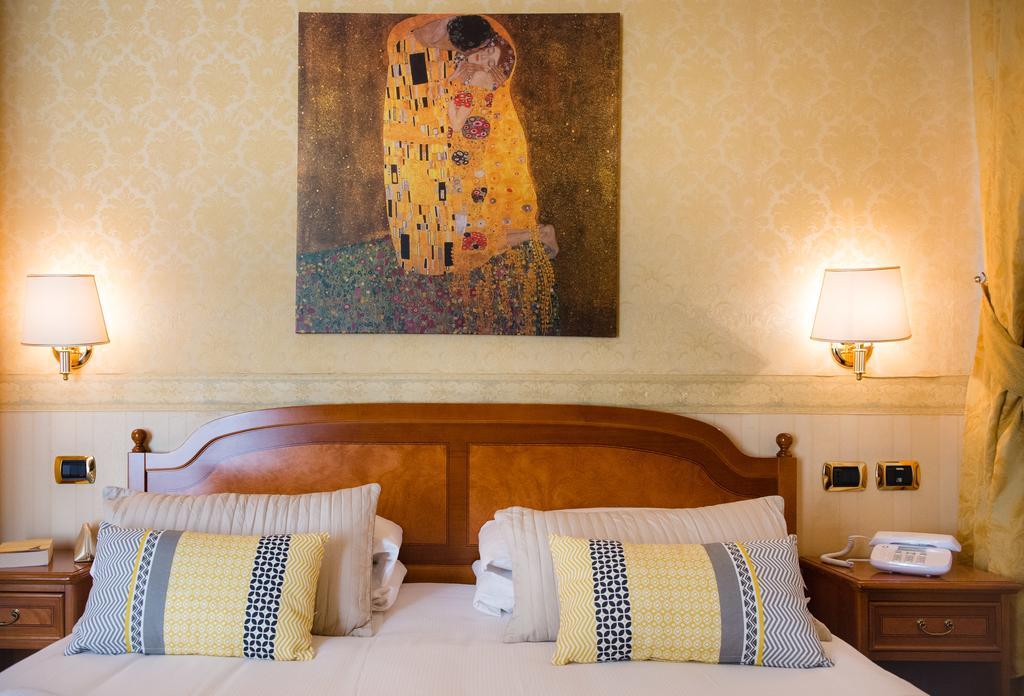 Hotel Amadeus 3*