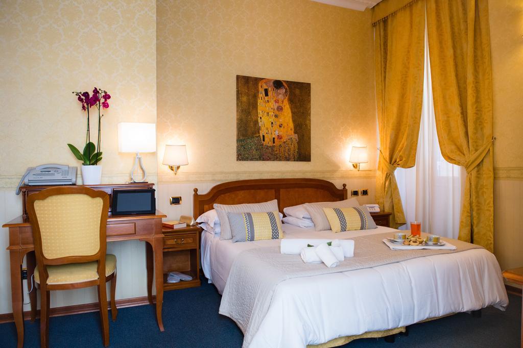 Hotel Amadeus 3*